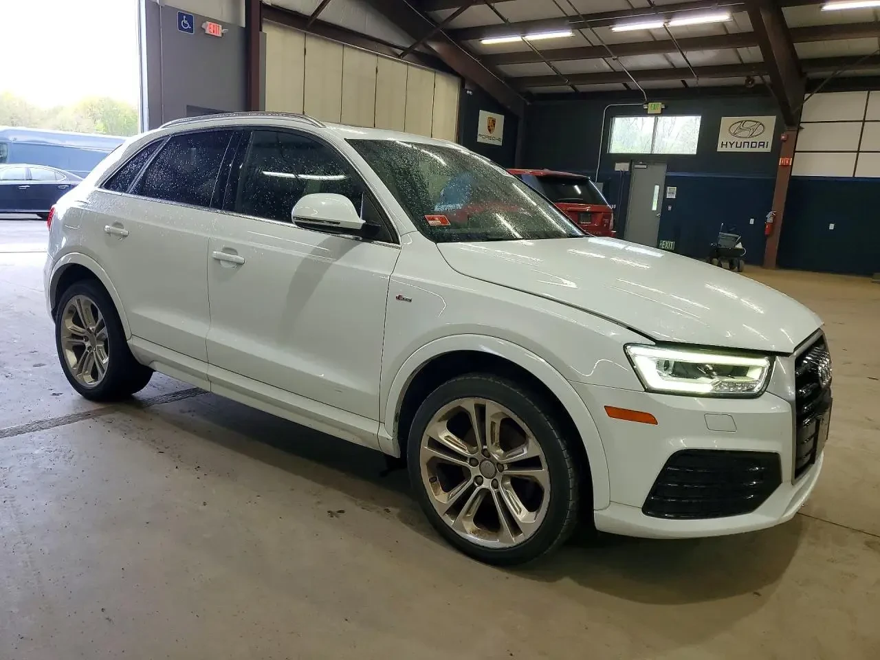 Audi Q3 PRESTIGE, снимка 3 - Автомобили и джипове - 54699979