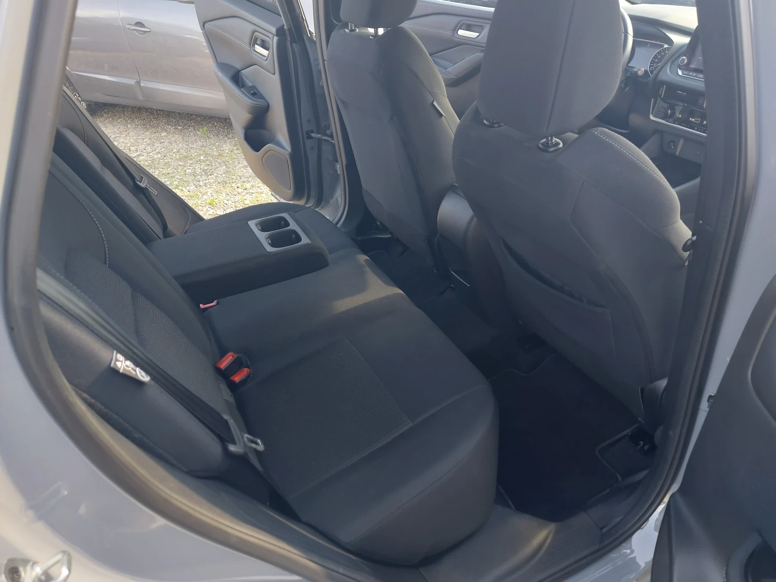 Nissan Qashqai, снимка 11 - Автомобили и джипове - 54749232