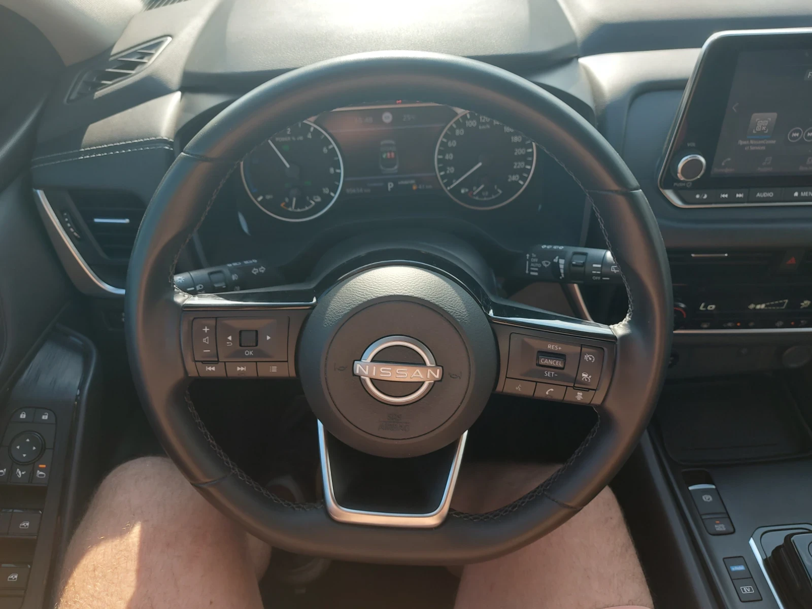 Nissan Qashqai, снимка 16 - Автомобили и джипове - 54749232