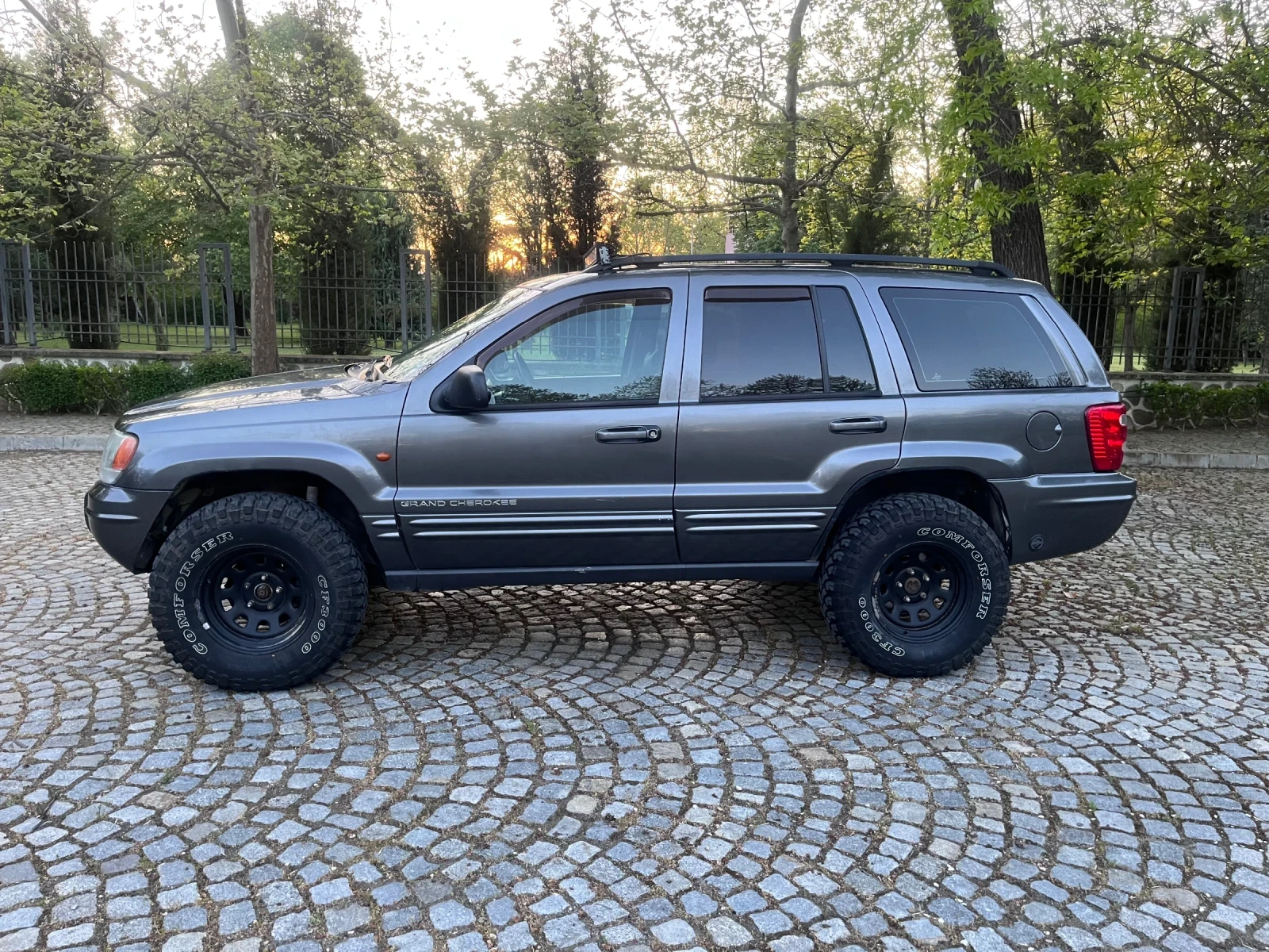 Jeep Grand cherokee 4.0 Quadra Drive ГАЗ, снимка 2 - Автомобили и джипове - 55099582