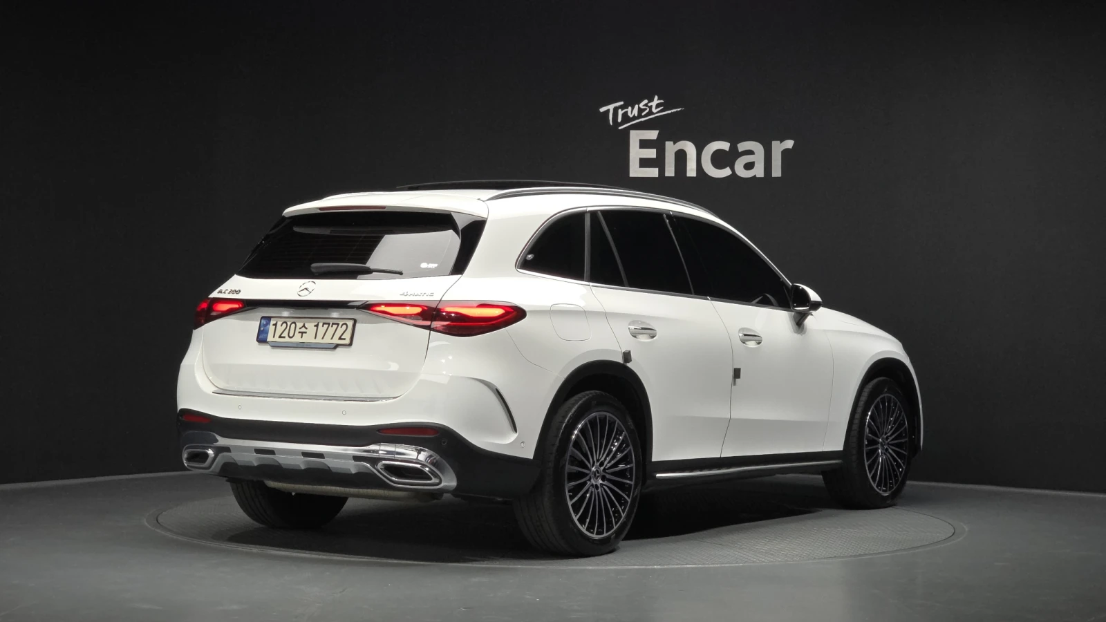 Mercedes-Benz GLC 300 2024* AMG PK* 360* DIS* HUD* PANO* ОБДУХ* КРАЙНА Ц, снимка 3 - Автомобили и джипове - 55484341