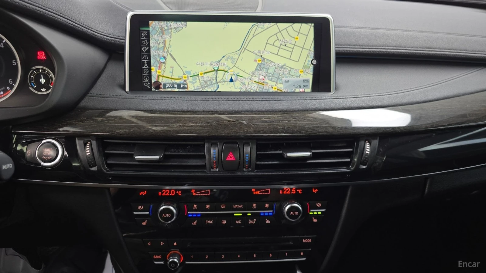 BMW X6 * FULL* X-DRIVE* 360* Ambient Light* Head-up* , снимка 12 - Автомобили и джипове - 55656182