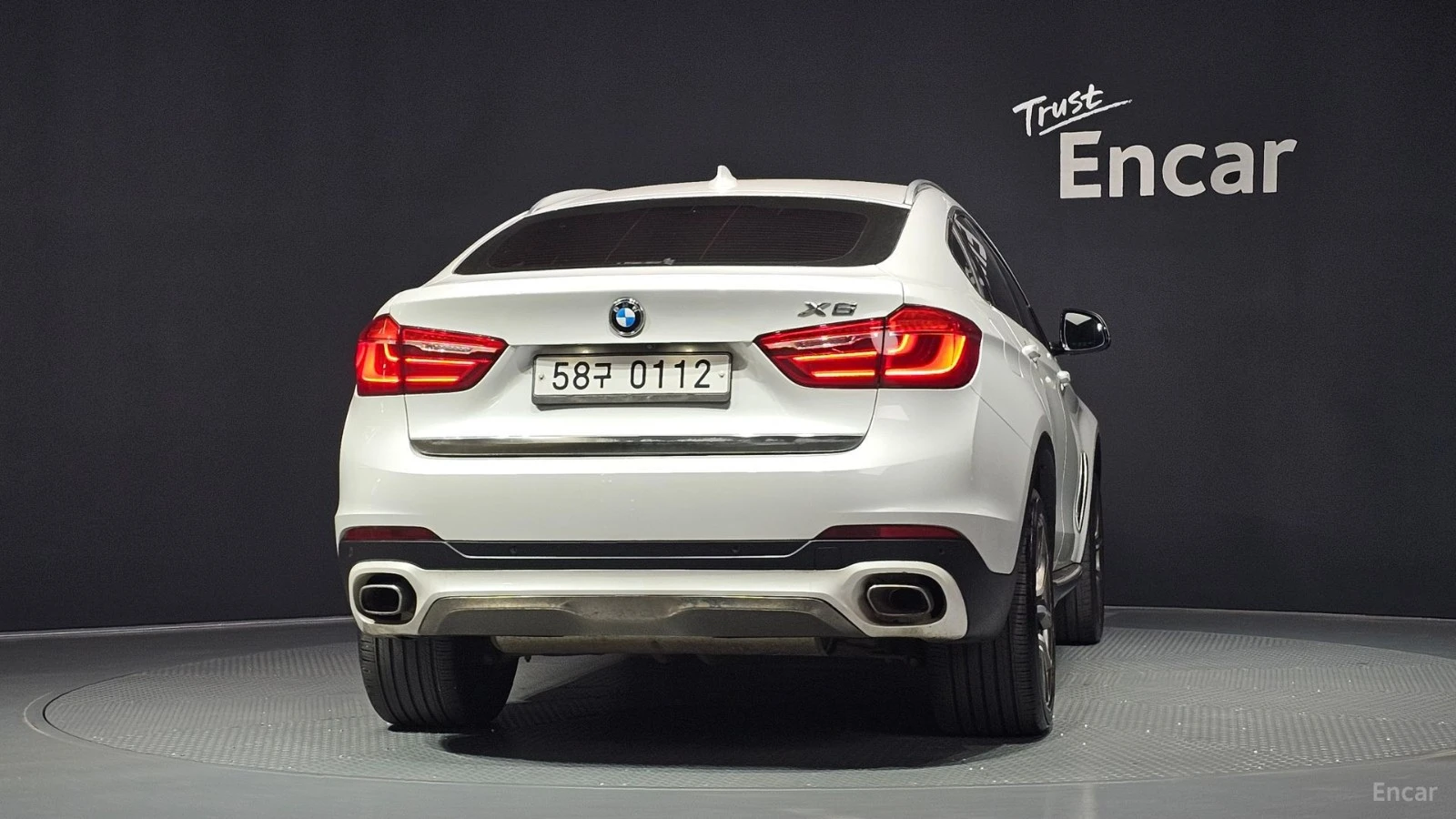 BMW X6 * FULL* X-DRIVE* 360* Ambient Light* Head-up* , снимка 4 - Автомобили и джипове - 55656182