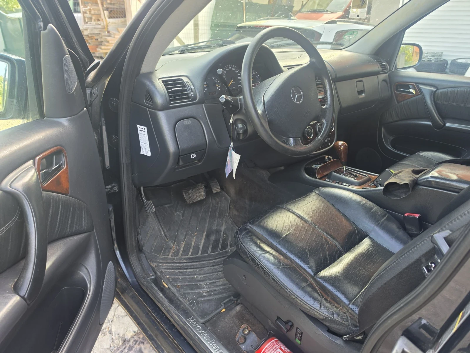 Mercedes-Benz ML 400 7 местен добро състояние , снимка 6 - Автомобили и джипове - 56326242