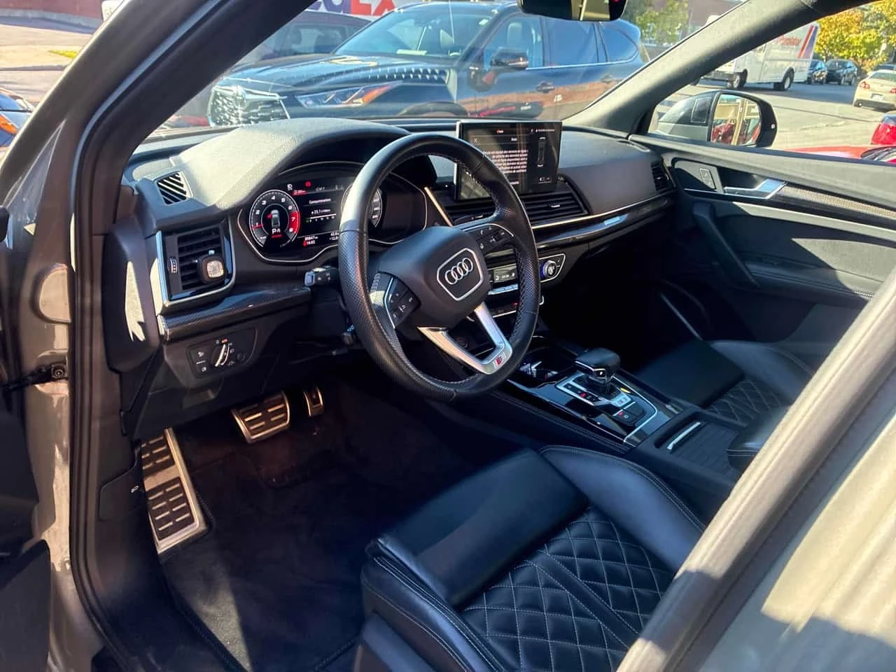Audi SQ5 Progressiv  CARFAX, снимка 5 - Автомобили и джипове - 56577119