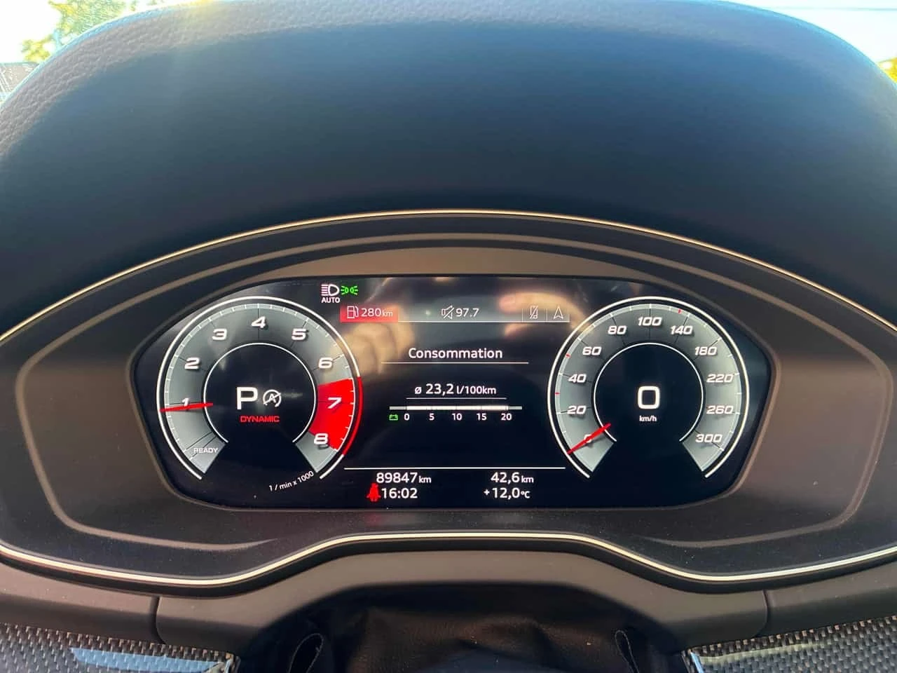 Audi SQ5 Progressiv  CARFAX, снимка 8 - Автомобили и джипове - 56577119