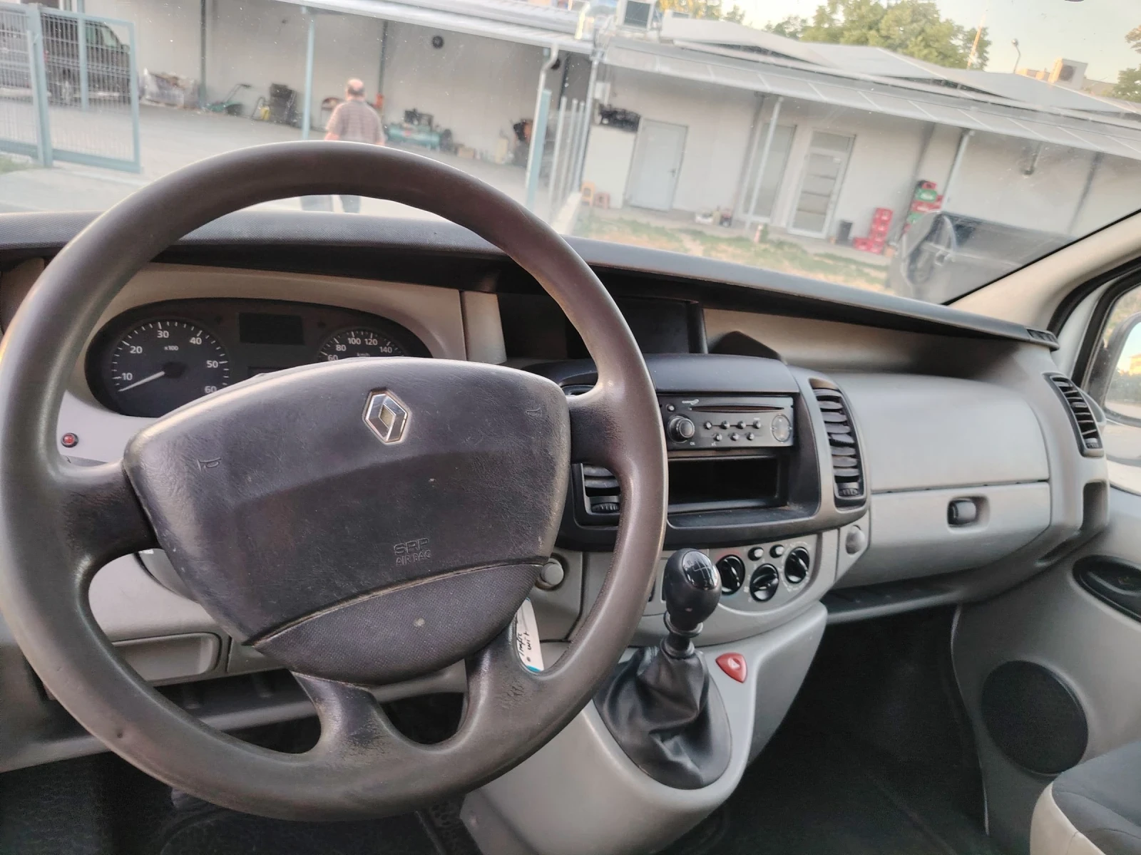 Renault Trafic 1.9dci klima - изображение 7