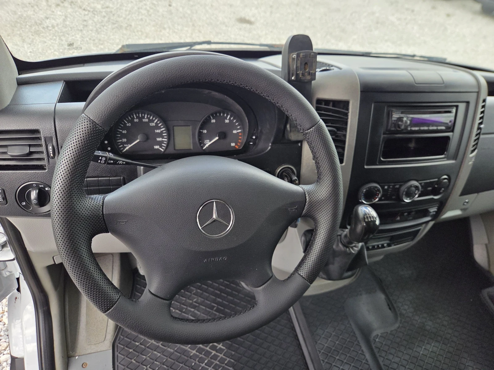 Mercedes-Benz Sprinter 319 CDI, ТОВАРОПЪТНИК, Климатик, снимка 10 - Бусове и автобуси - 54740193