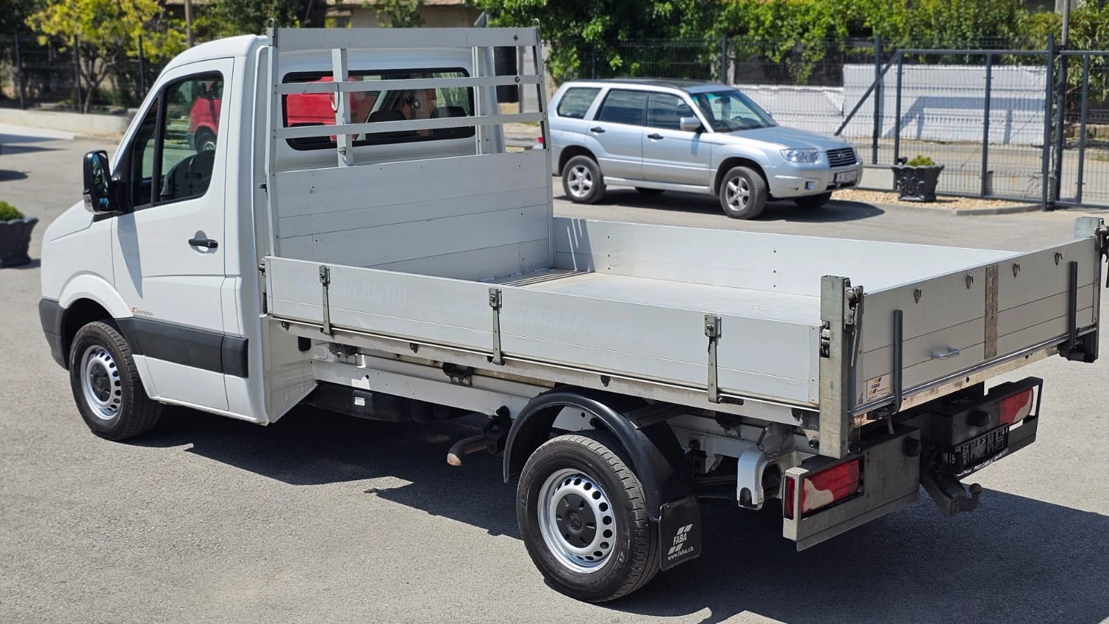 VW Crafter 2.5TDi 6SP CH-ИСТОРИЯ-ТРИСТРАНЕН-ТОП СЪСТ-ЛИЗИЗНГ, снимка 4 - Бусове и автобуси - 55544519