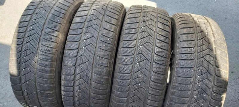 Гуми Зимни 205/60R16, снимка 2 - Гуми и джанти - 29864446