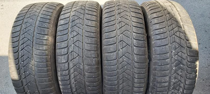 Гуми Зимни 205/60R16, снимка 1 - Гуми и джанти - 29864446