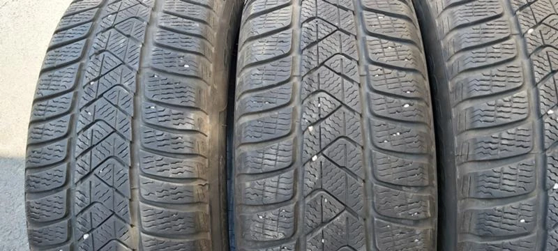 Гуми Зимни 205/60R16, снимка 3 - Гуми и джанти - 29864446