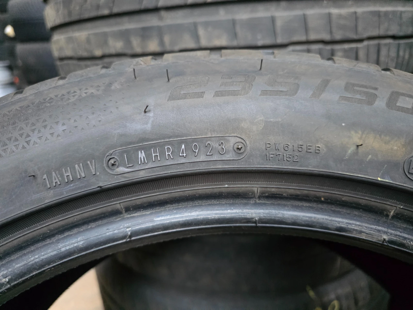 Гуми Всесезонни 235/50R19, снимка 5 - Гуми и джанти - 55492106