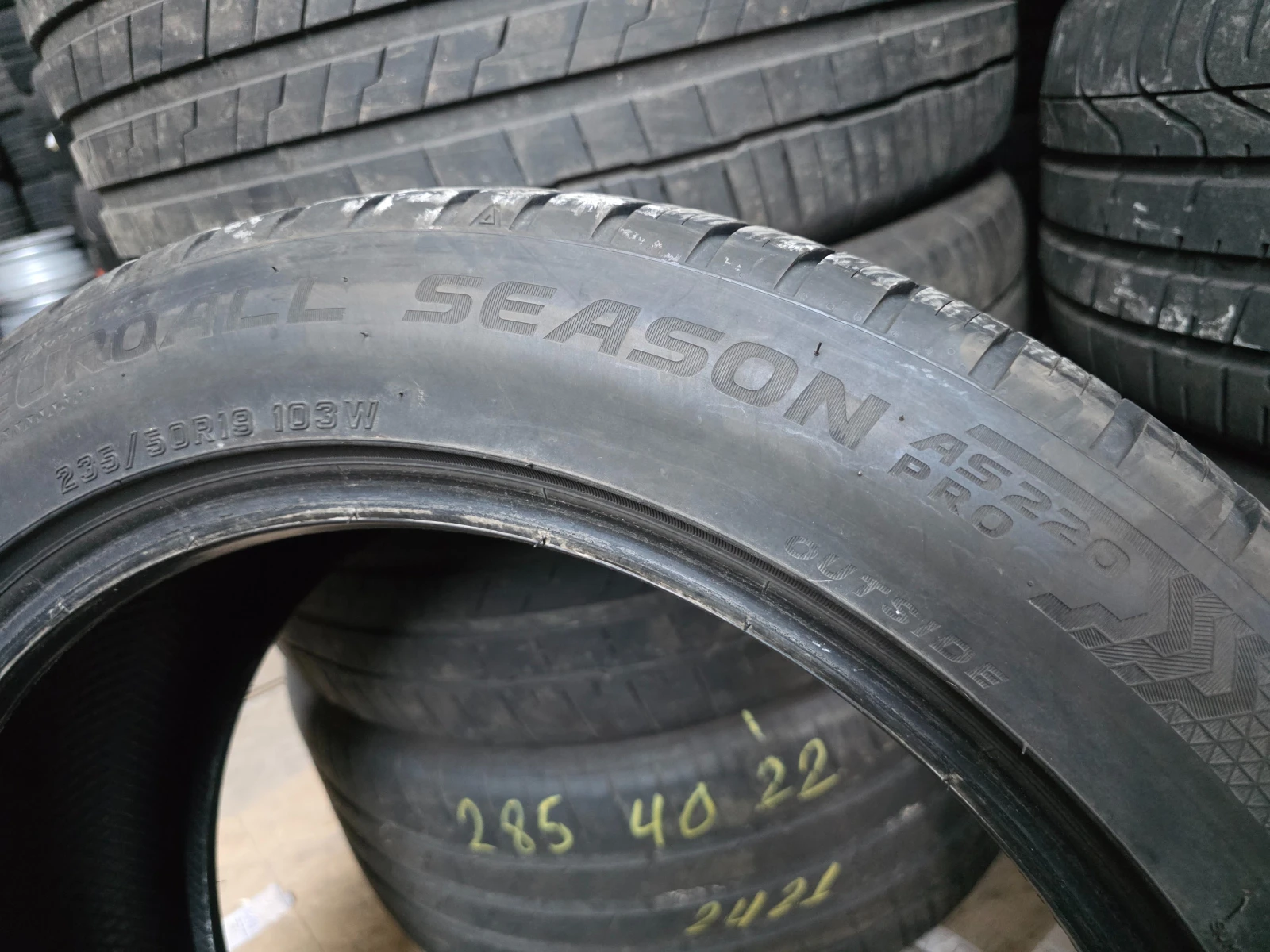 Гуми Всесезонни 235/50R19, снимка 7 - Гуми и джанти - 55492106