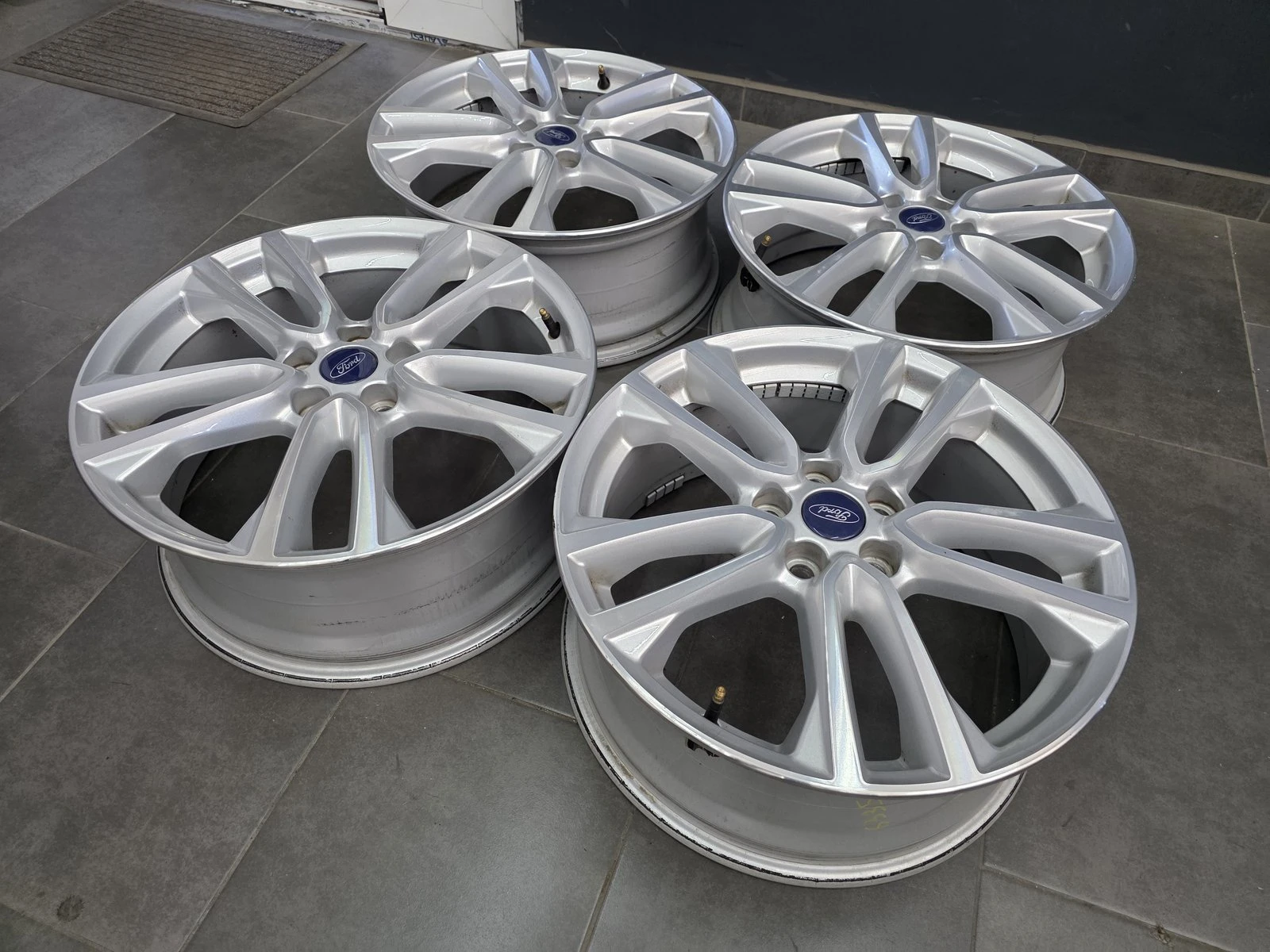 Джанти за Ford, снимка 4 - Гуми и джанти - 56735180