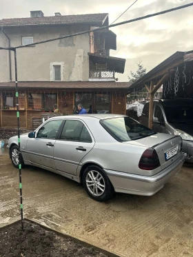Mercedes-Benz C 220, снимка 3