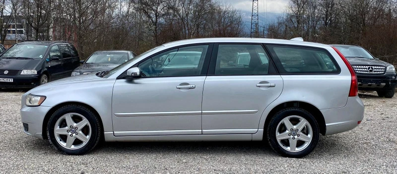 Volvo V50 1.6HDI FACELIFT , снимка 8 - Автомобили и джипове - 47522531