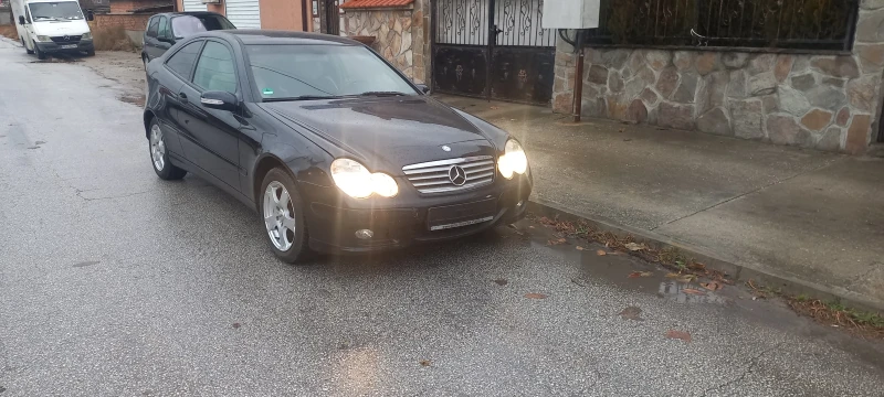 Mercedes-Benz C 180 Kompressor, снимка 1 - Автомобили и джипове - 48177490