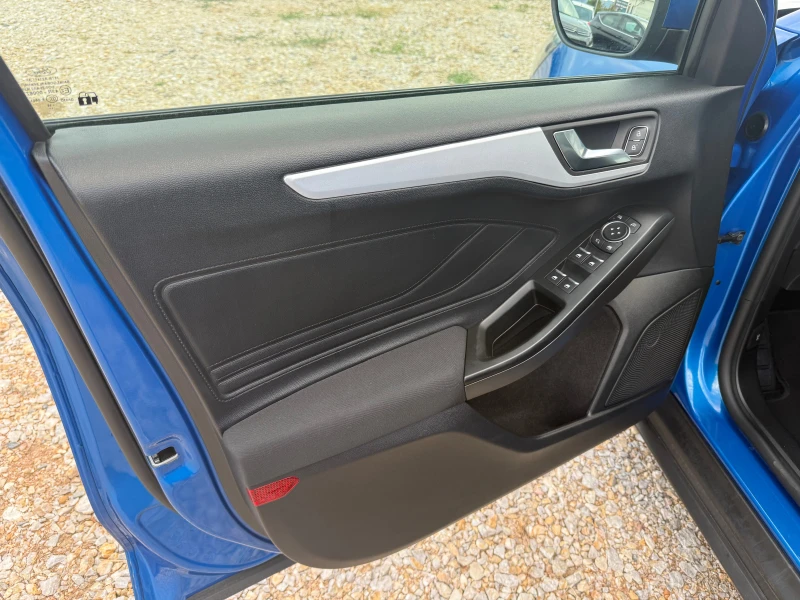 Ford Focus 1.5d/Titanium/Automatic/Service book/Euro6, снимка 14 - Автомобили и джипове - 51692917