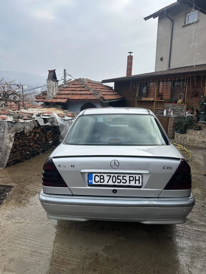 Mercedes-Benz C 220, снимка 2 - Автомобили и джипове - 52867031