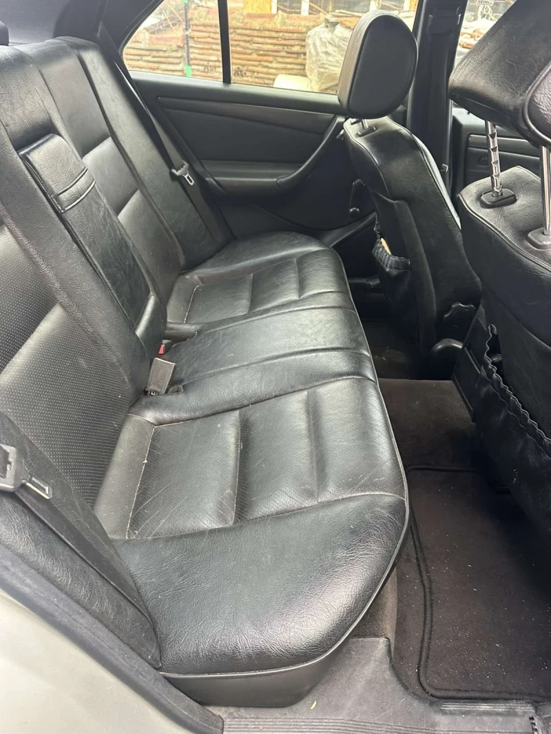 Mercedes-Benz C 220, снимка 6 - Автомобили и джипове - 52867031