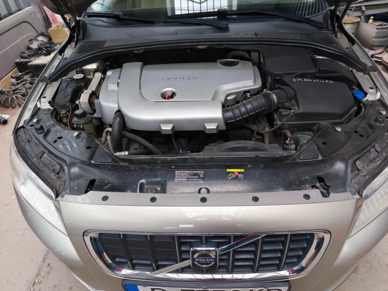 Volvo V70, снимка 8 - Автомобили и джипове - 53476990