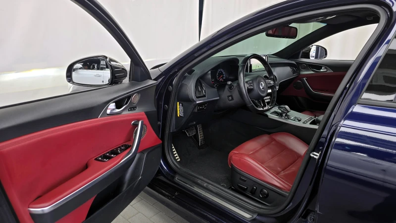 Kia Stinger 3.3 TURBO 4x4 GT / Пълна сервизна история !!!, снимка 6 - Автомобили и джипове - 53499563