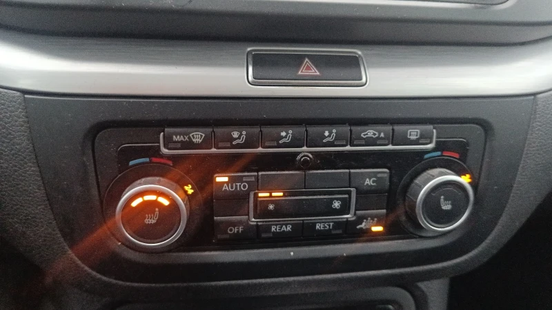 VW Sharan 2.0 TDI, 4х4, 7 места, Евро 5, снимка 6 - Автомобили и джипове - 53599408