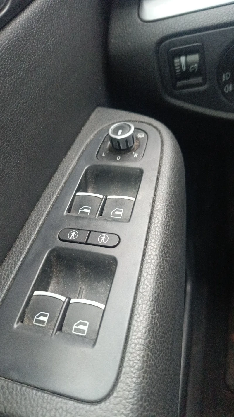 VW Sharan 2.0 TDI, 4х4, 7 места, Евро 5, снимка 12 - Автомобили и джипове - 53599408