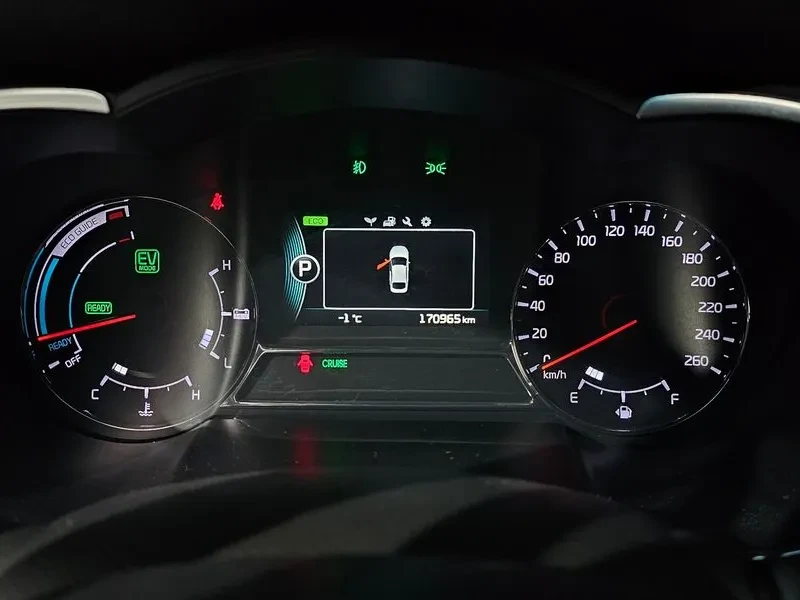 Kia K5 2.0, снимка 8 - Автомобили и джипове - 54262131