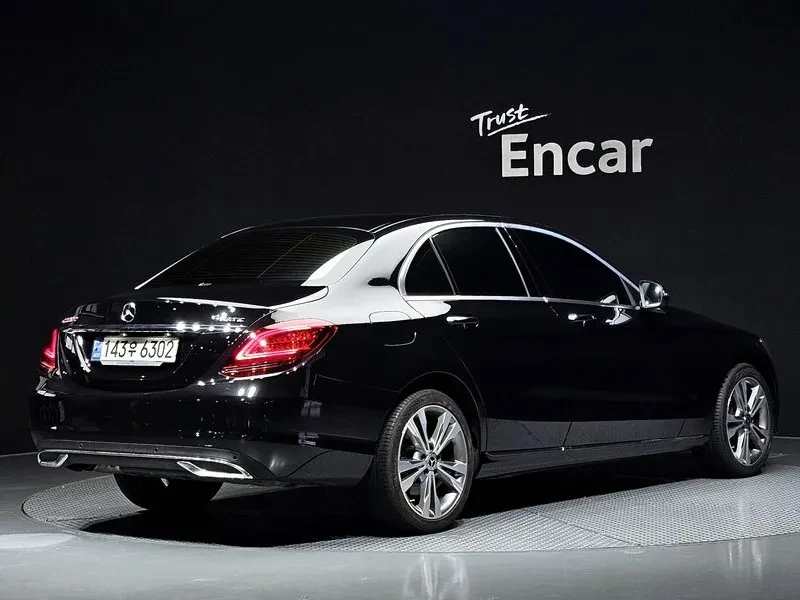 Mercedes-Benz C 220 - САМО 30% АВАНС, снимка 2 - Автомобили и джипове - 55406011