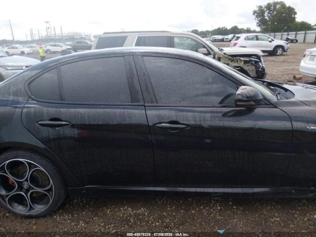 Alfa Romeo Giulia VELOCE* TI* Q2* КОЖА* ПОДГРЕВ* ПЕРА* КАМЕРА* NAVI*, снимка 12 - Автомобили и джипове - 55663170