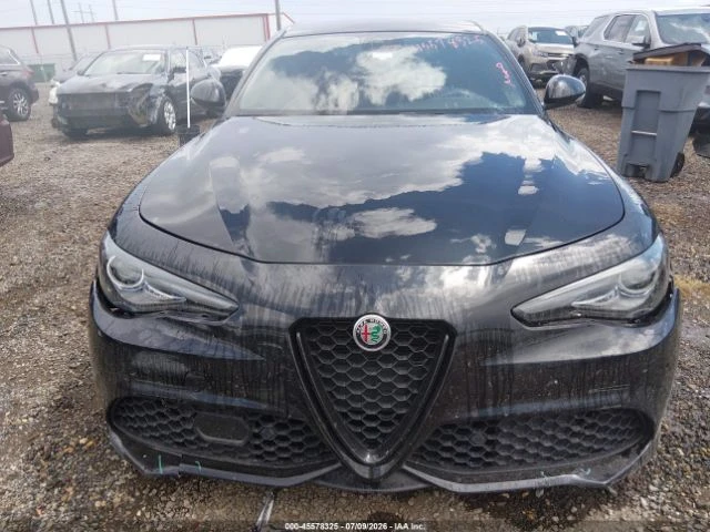 Alfa Romeo Giulia VELOCE* TI* Q2* КОЖА* ПОДГРЕВ* ПЕРА* КАМЕРА* NAVI*, снимка 11 - Автомобили и джипове - 55663170