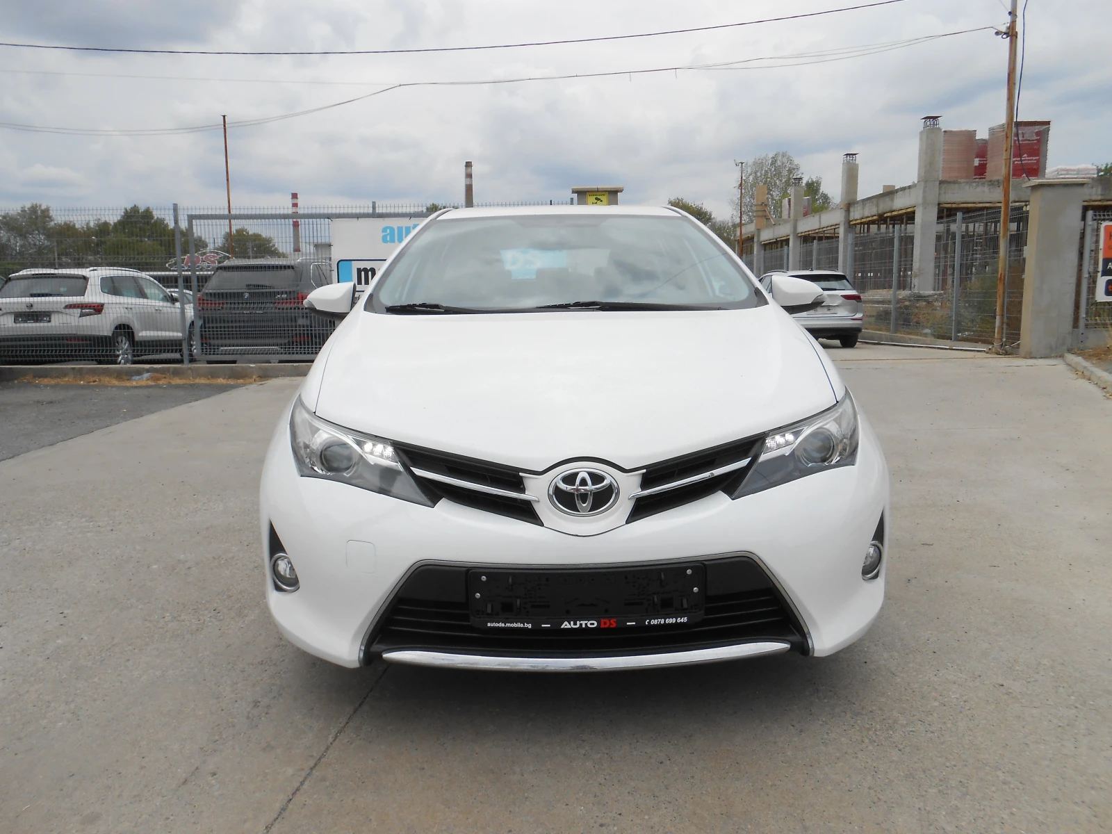 Toyota Auris 1.4d-Euro-5B-6sk-Navi-Kamera - изображение 2