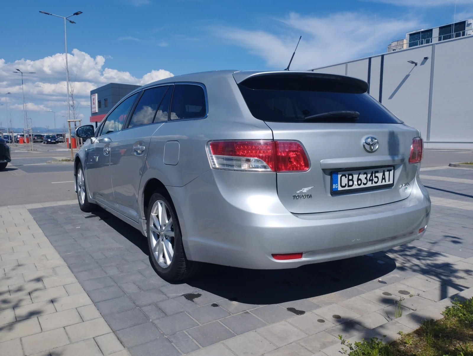 Toyota Avensis 2.2 D, 150 h.p. - изображение 8