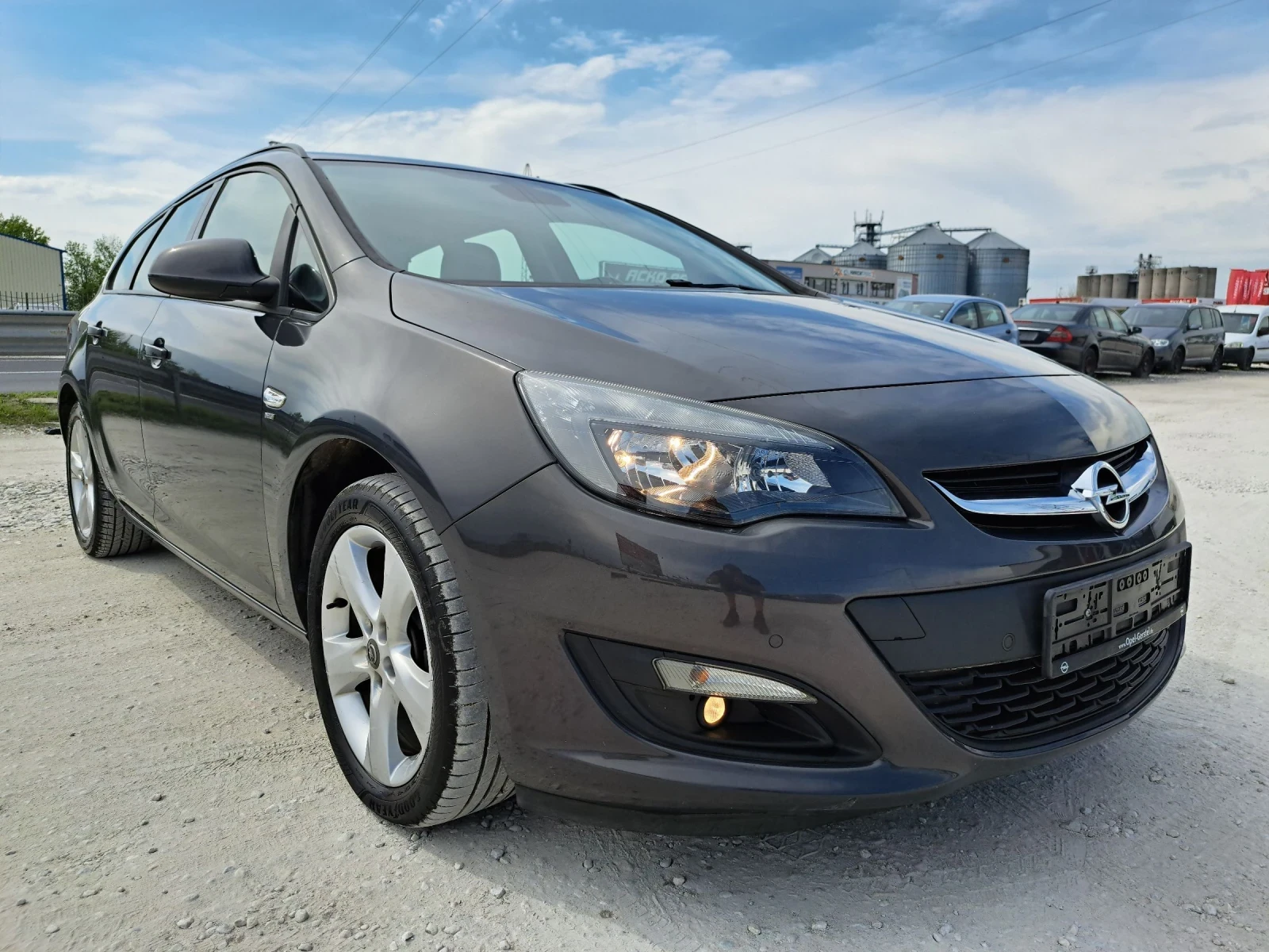 Opel Astra КОЖА/НАВИ/ПОДГРЕВ/ПАРКТРОНИК/2015г | Mobile.bg — изображение 1