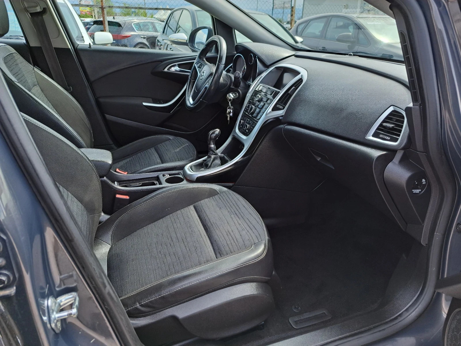 Opel Astra КОЖА/НАВИ/ПОДГРЕВ/ПАРКТРОНИК/2015г - изображение 9