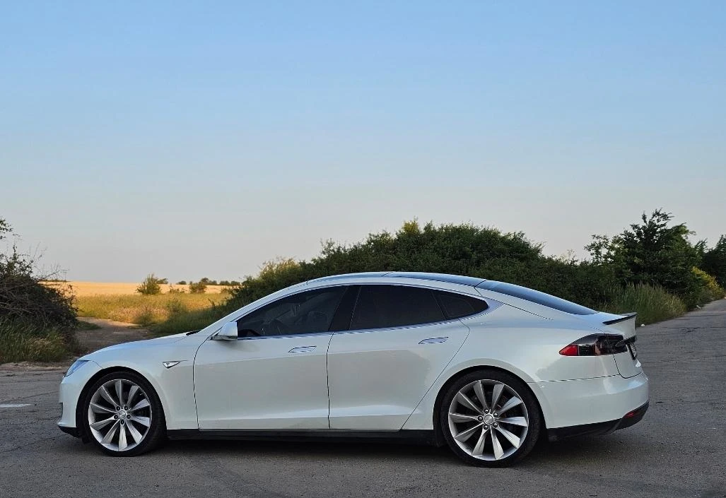 Tesla Model S P85+ Performance Signature - изображение 3