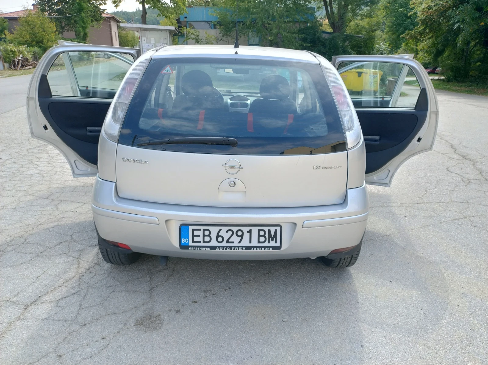 Opel Corsa 1.2 Газов инжекцион  - изображение 2