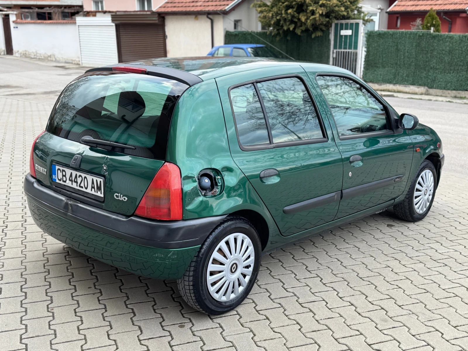 Renault Clio 1.4 16v Газов Инжекцион, снимка 5 - Автомобили и джипове - 54083432