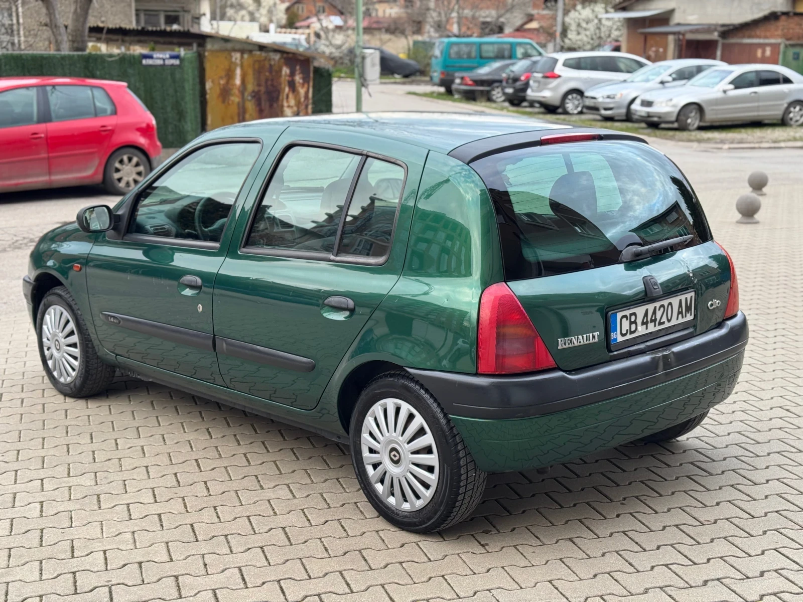 Renault Clio 1.4 16v Газов Инжекцион, снимка 7 - Автомобили и джипове - 54083432