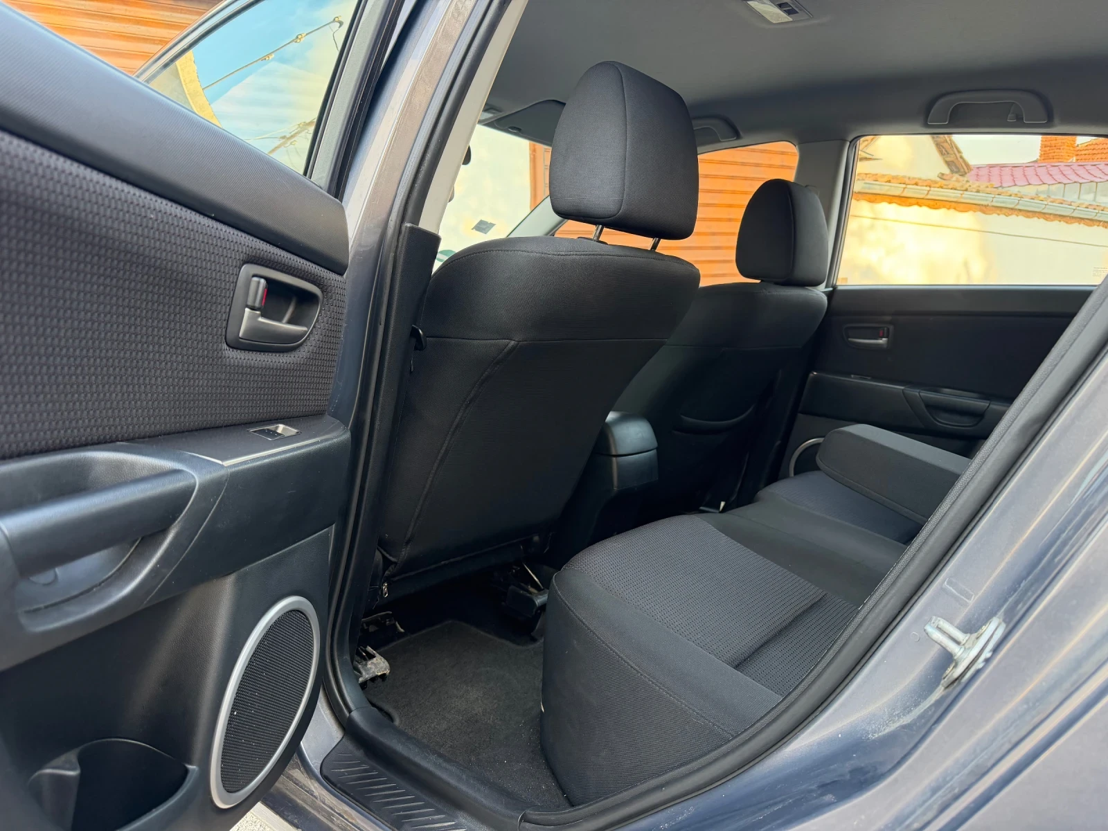 Mazda 3 1.6 i | Mobile.bg � ����������� 11