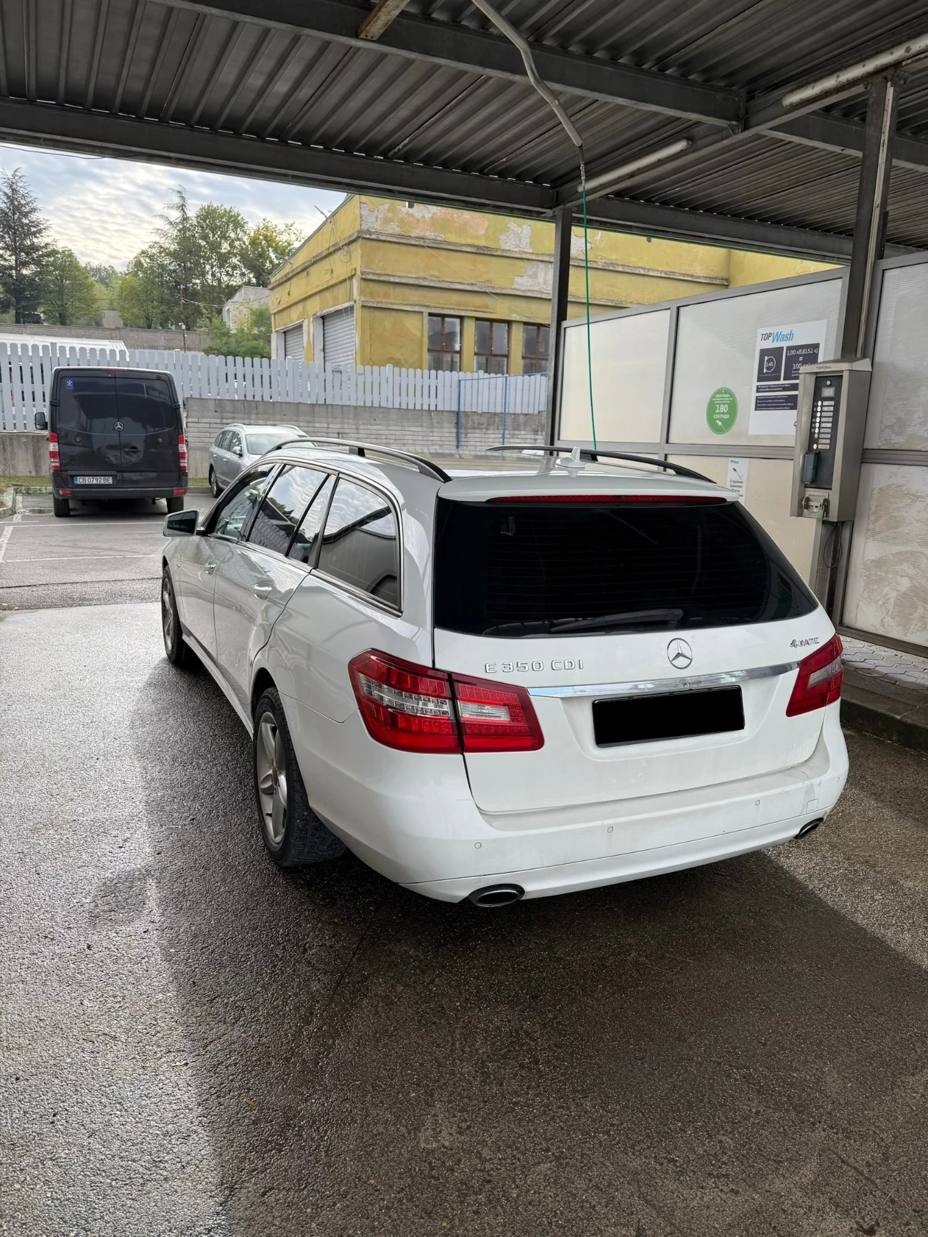 Mercedes-Benz E 350  4 MATIC, снимка 3 - Автомобили и джипове - 54458039