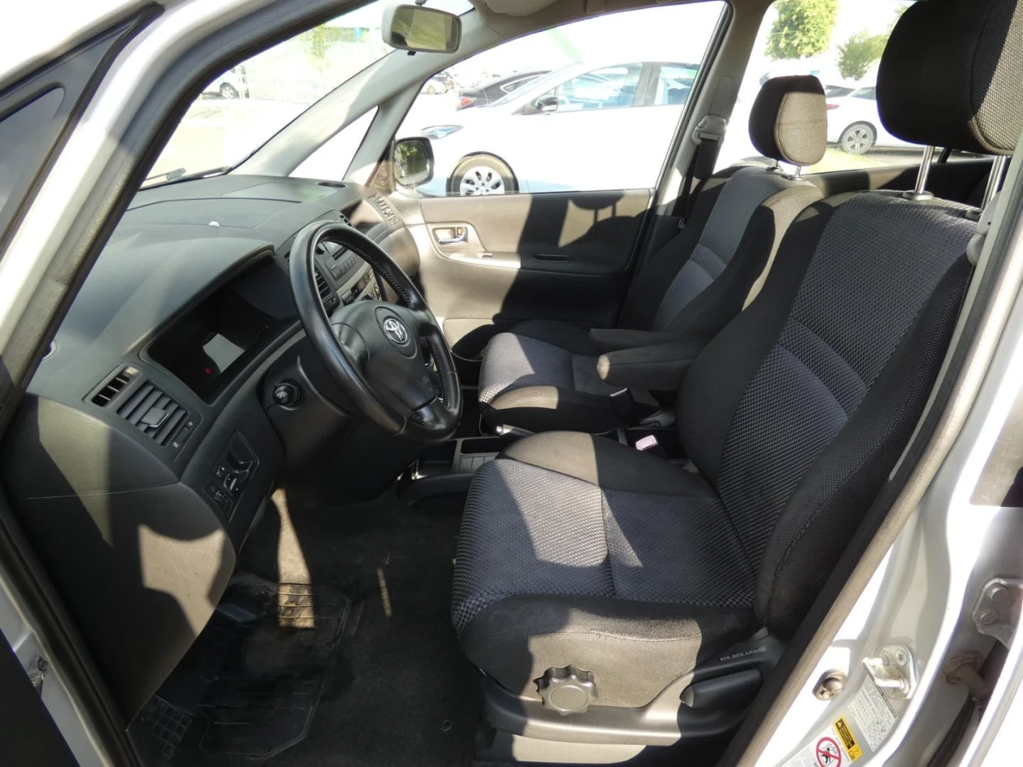 Toyota Avensis verso, снимка 5 - Автомобили и джипове - 54684478