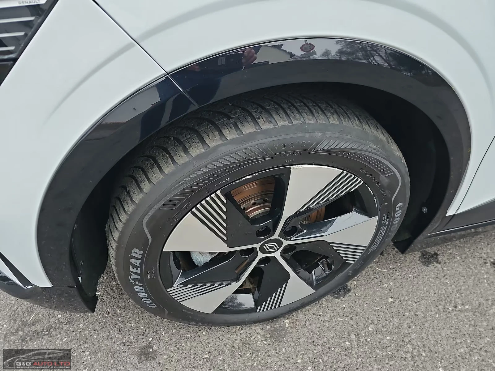 Renault Megane E-TECH/131HP/EQUILIBRE/CAM/ACC/CPLAY/NAVI/LED/385q, снимка 11 - Автомобили и джипове - 54822304