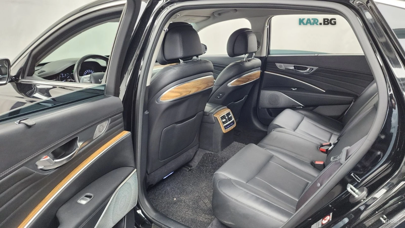 Kia K9 AWD* DISTRONIC* ОБДУХВАНЕ* 360* КАМЕРА* HUD* , снимка 11 - Автомобили и джипове - 55036089
