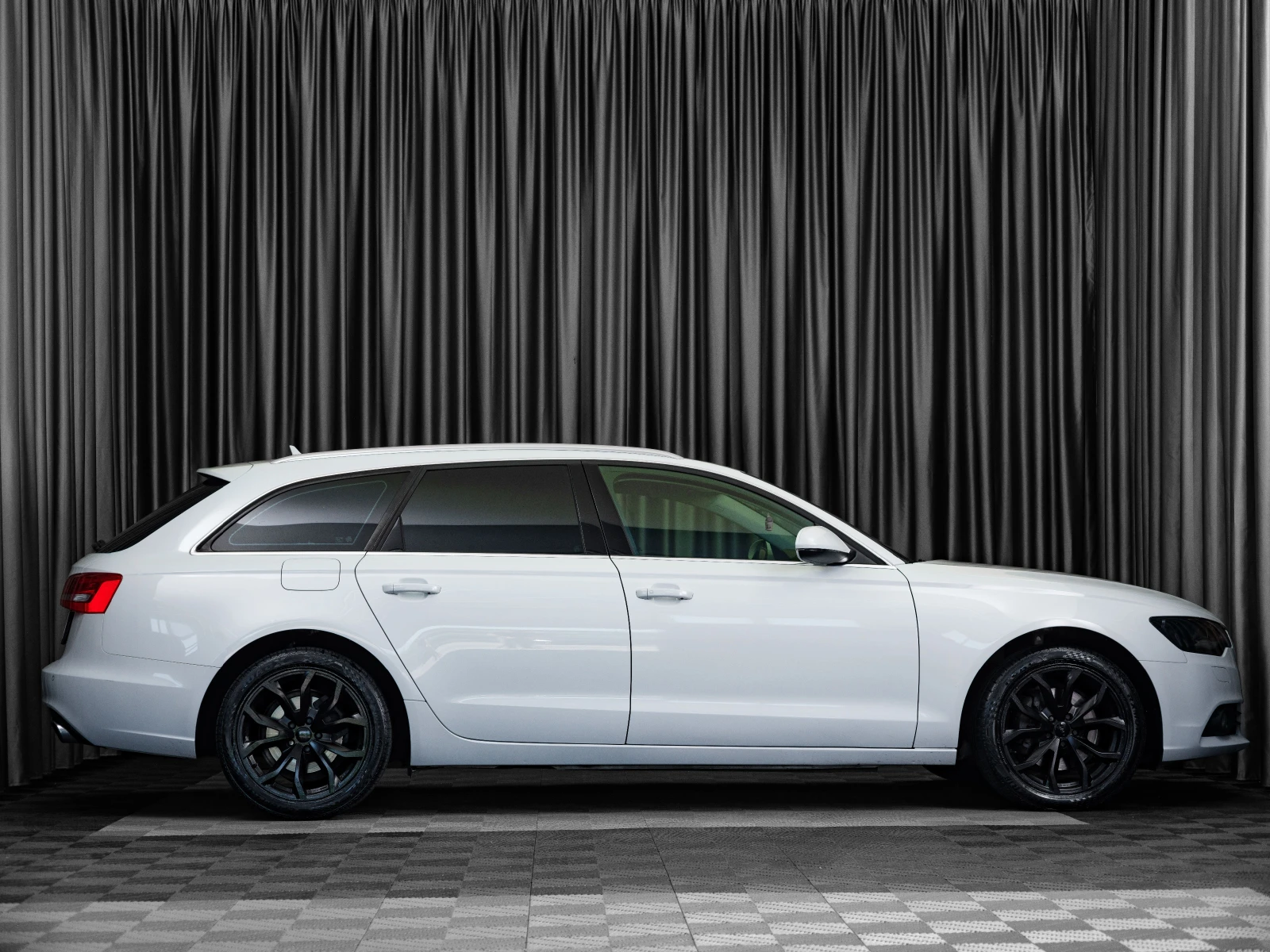 Audi A6 3TDI AVANT Aвтоматик, снимка 4 - Автомобили и джипове - 55545657