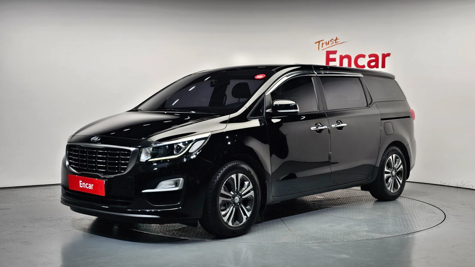 Kia Carnival DELUXE 2.2* ПОДГРЕВ-СЕДАЛКИ/РЕАЛНИ КМ* hellascars.