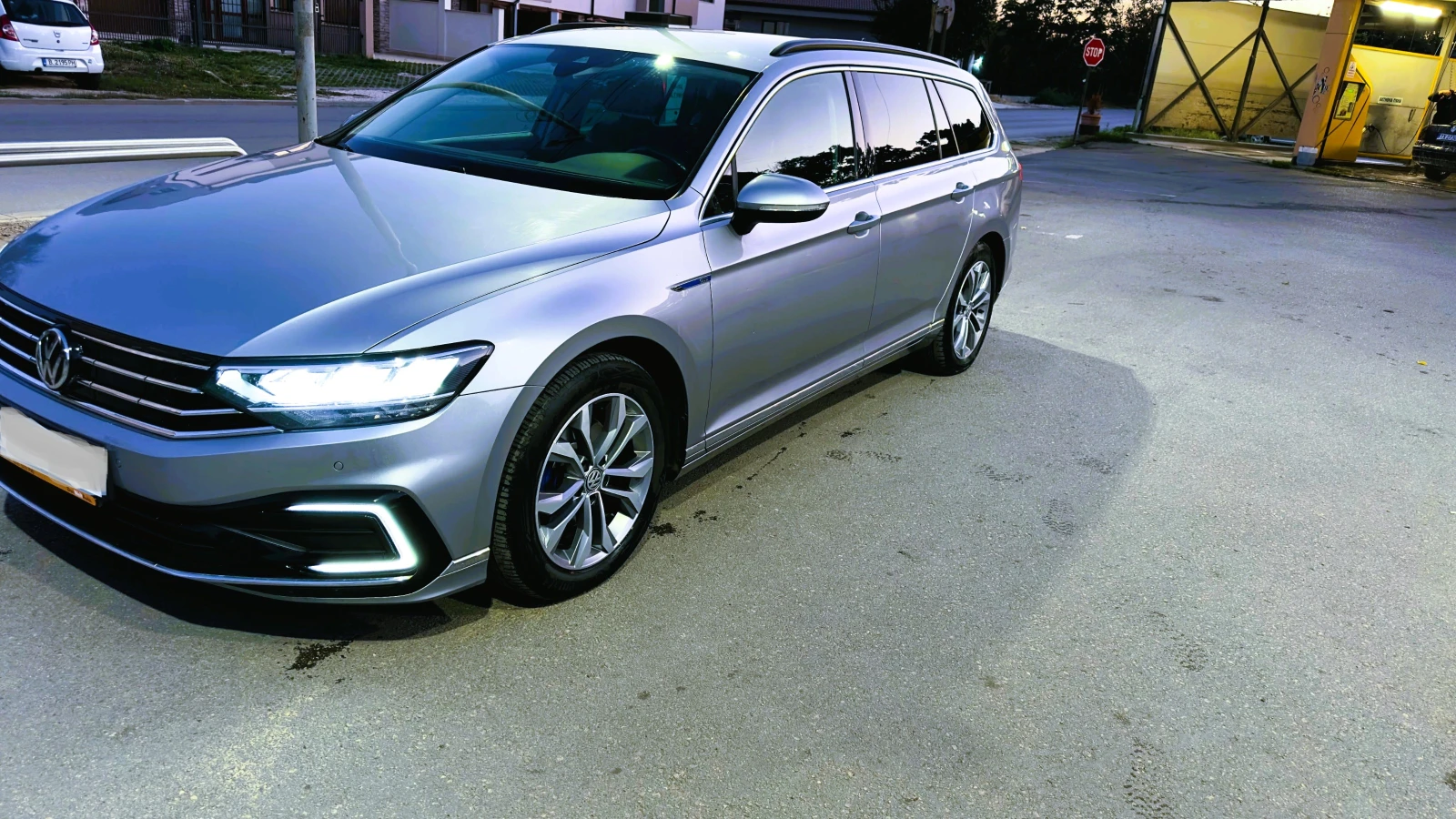 VW Passat 1.4TSI 218 кс., снимка 4 - Автомобили и джипове - 56310747