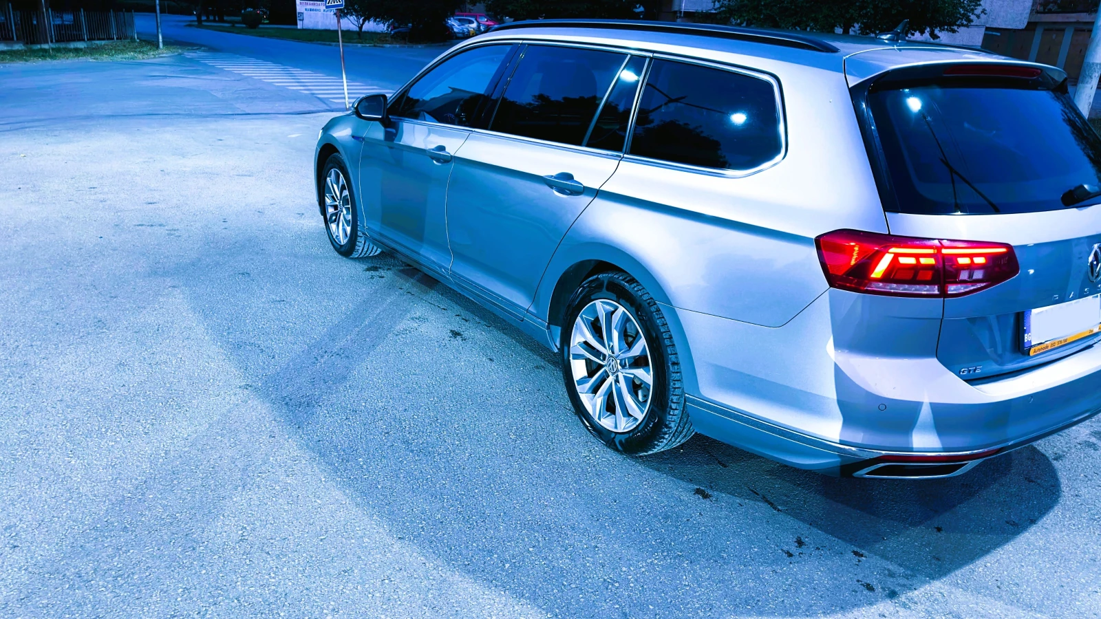 VW Passat 1.4TSI 218 кс., снимка 5 - Автомобили и джипове - 56310747
